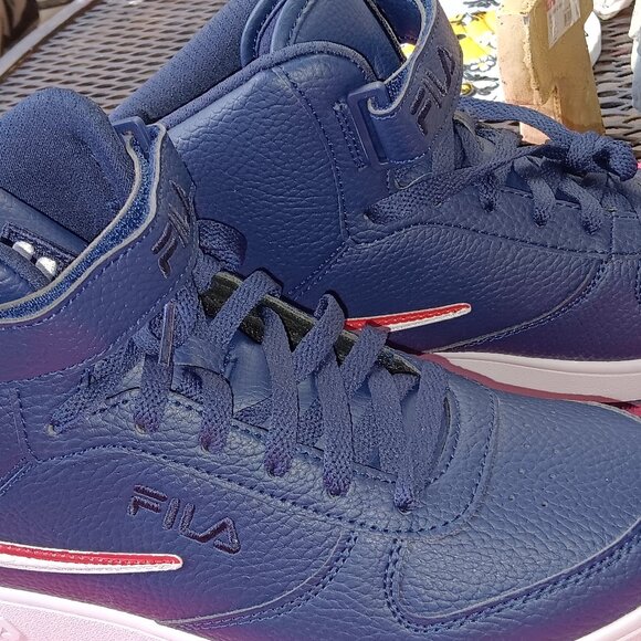 10.5 Fila High Tops Sneakers Blue Synthetic NWOT - Picture 2 of 9
